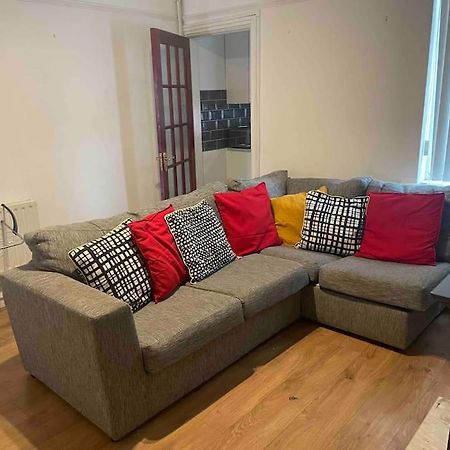 Wv1 Budget Contractor Stays- 5 Beds - Discounts Ok Вулвергемптон Екстер'єр фото